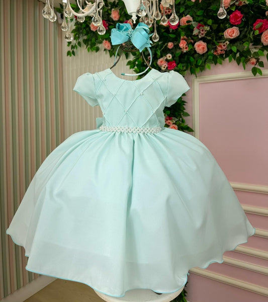Vestido Infantil Verde Claro em Cetim com Detalhes de Pérolas e Saia Rodada para Festa de Aniversário