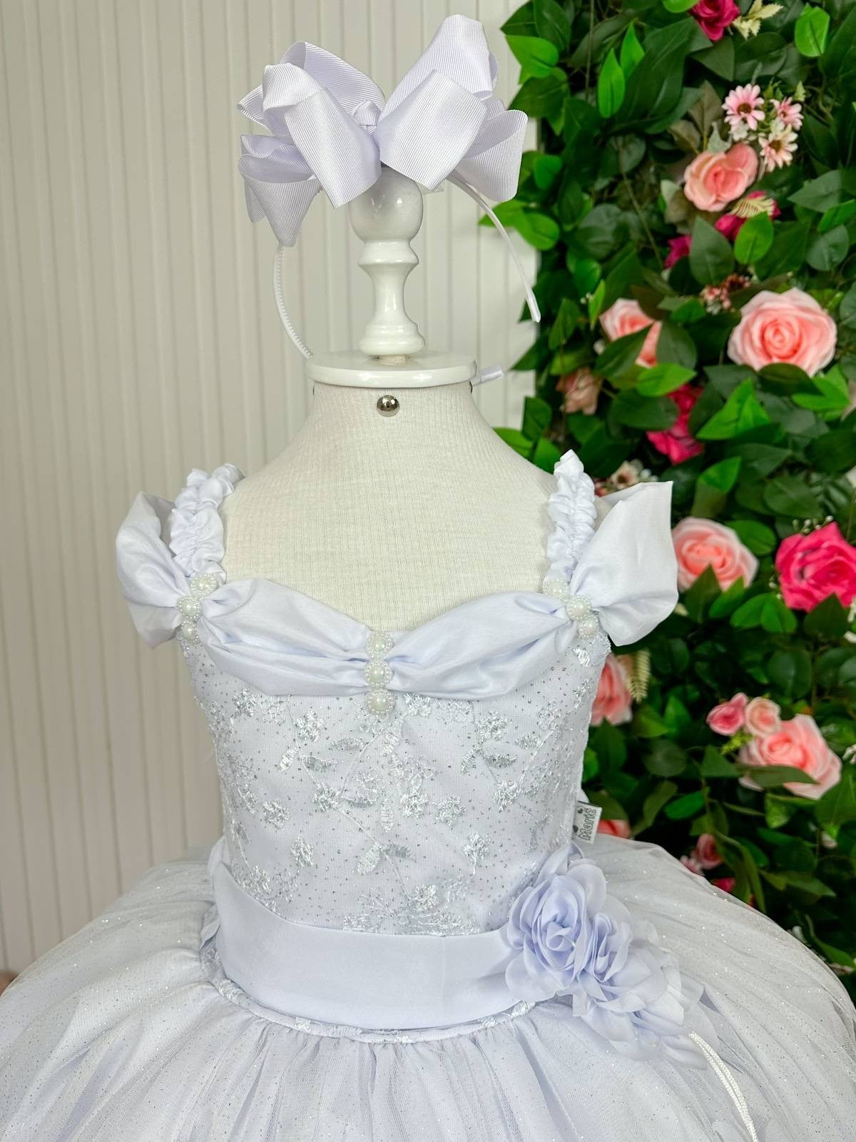 Vestido Infantil Branco em Tecido Misto com Manga Princesa e Saia Rodada para Daminhas