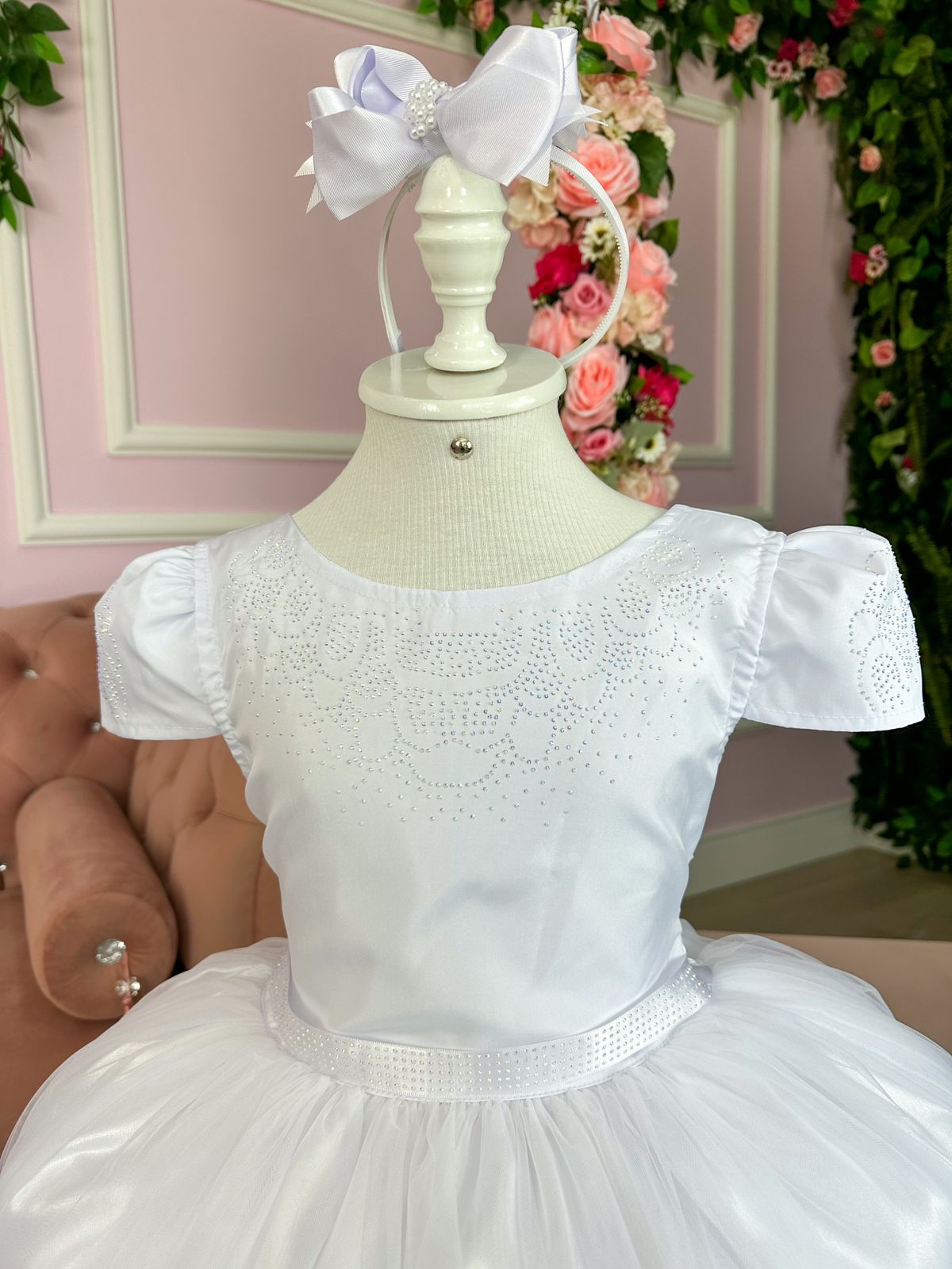 Vestido Infantil Branco em Tule com Babadinho e Renda Delicada para Daminhas