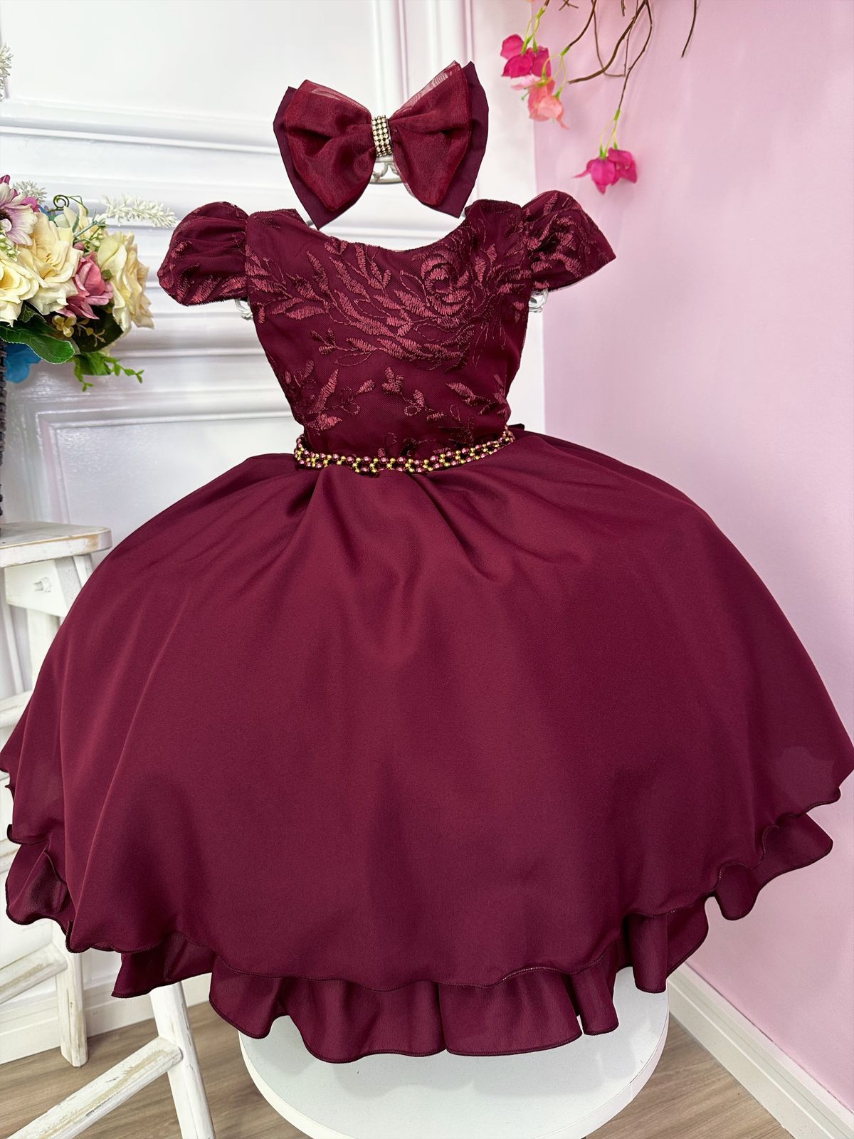 Vestido Infantil Marsala em Renda com Cinto de Pérolas e Laço para Daminhas