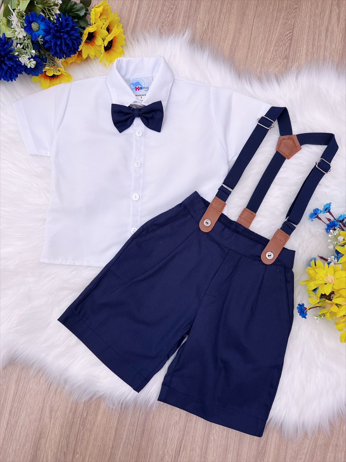 Conjunto Social Infantil Branco em Poliéster com Bermuda Azul e Gravata de Algodão para Festa