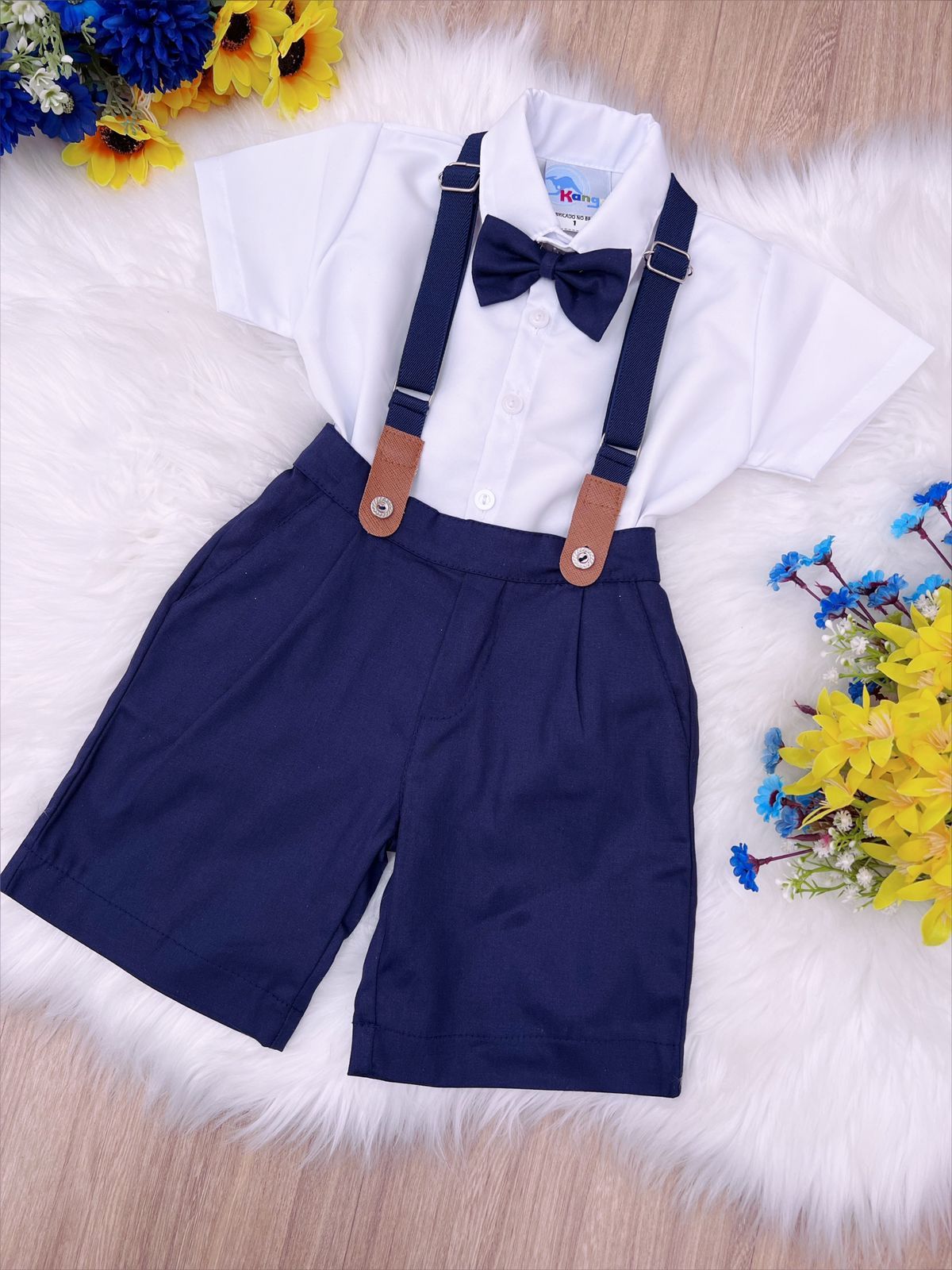 Conjunto Social Infantil Branco em Poliéster com Bermuda Azul e Gravata de Algodão para Festa
