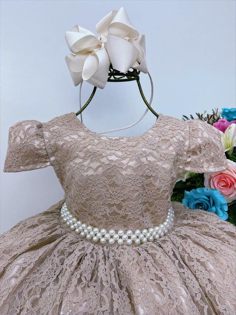 Vestido Infantil Dourado em Renda com Pérolas e Brilho Luxuoso
