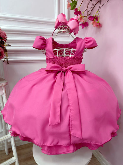 Vestido Infantil Rosa Chiclete em Cetim com Cinto de Pérolas para Damas de Casamento