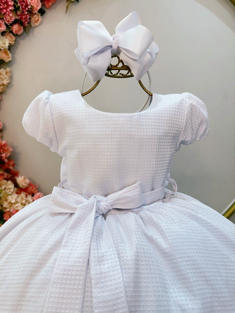 Vestido Infantil Branco em Maquinetado Luxo com Saia Longa para Damas