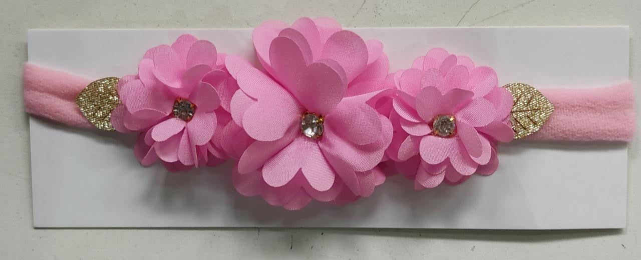 Faixinha de Cabelo Bebê Rosa em Cetim com Laço em Strass e Florzinha para Esti