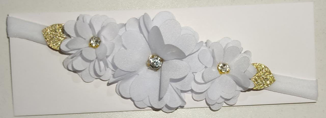 Faixinha de Cabelo Bebê Rosa em Cetim com Laço em Strass e Florzinha para Esti