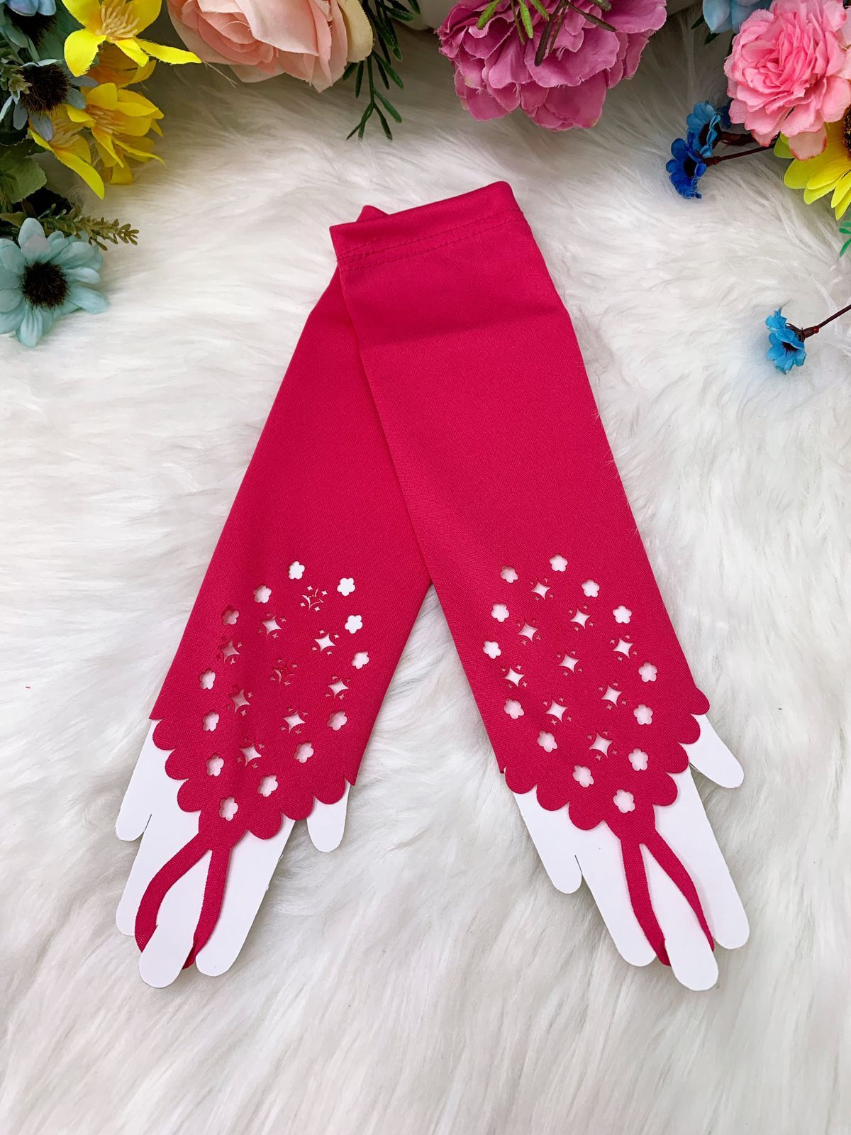 Luva Infantil Luxo Rosa em Cetim com Detalhes Elegantes para Festa de Aniversár