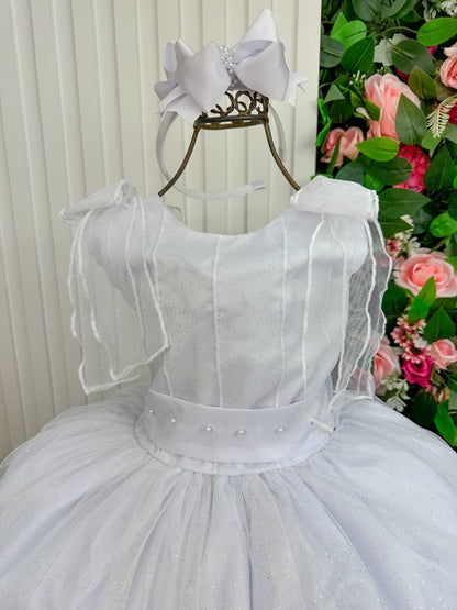 Vestido Infantil Branco em Tecido Talco com Saia Rodada e Renda Delicada para Daminhas