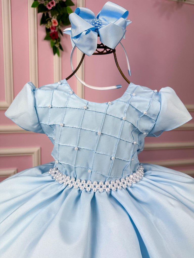 Vestido Infantil Azul Bebê em Cetim com Detalhes em Pérolas para Festa de Aniversário