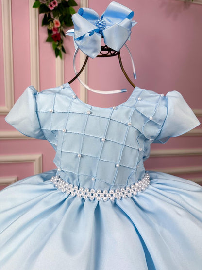 Vestido Infantil Azul Bebê em Cetim com Detalhes em Pérolas para Festa de Aniversário
