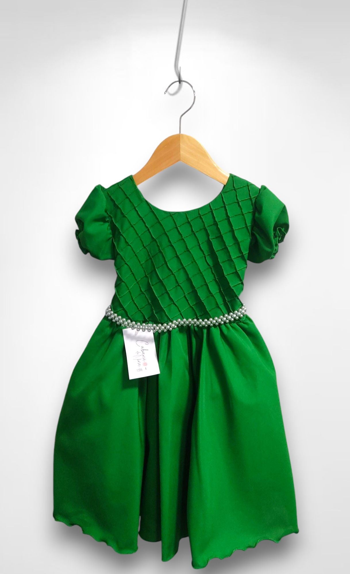 Vestido Infantil Verde Bandeira em Cetim com Nervura no Busto para Daminhas