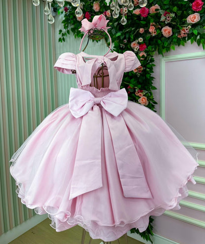 Vestido Infantil Rosa em Cetim com Saia Rodada e Renda