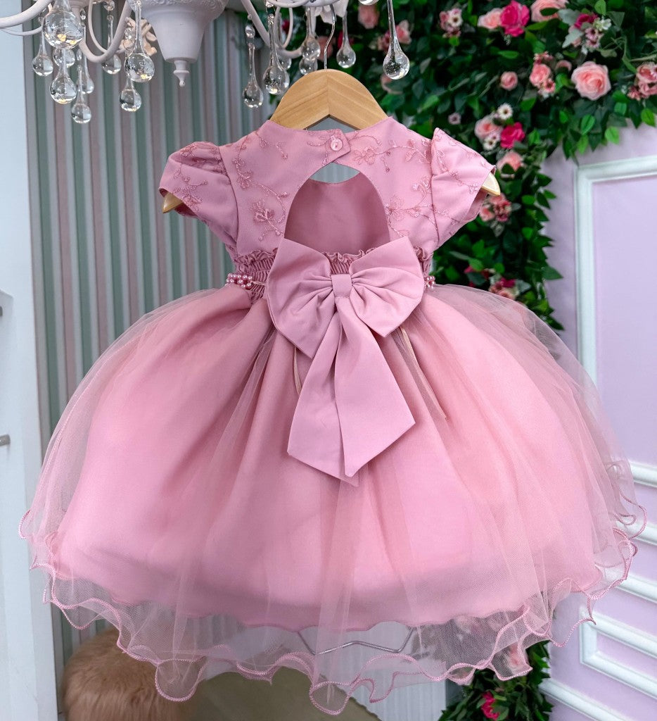 Vestido Infantil Rosa em Tafetá com Detalhes em Strass e Flores para Festa de Aniversário
