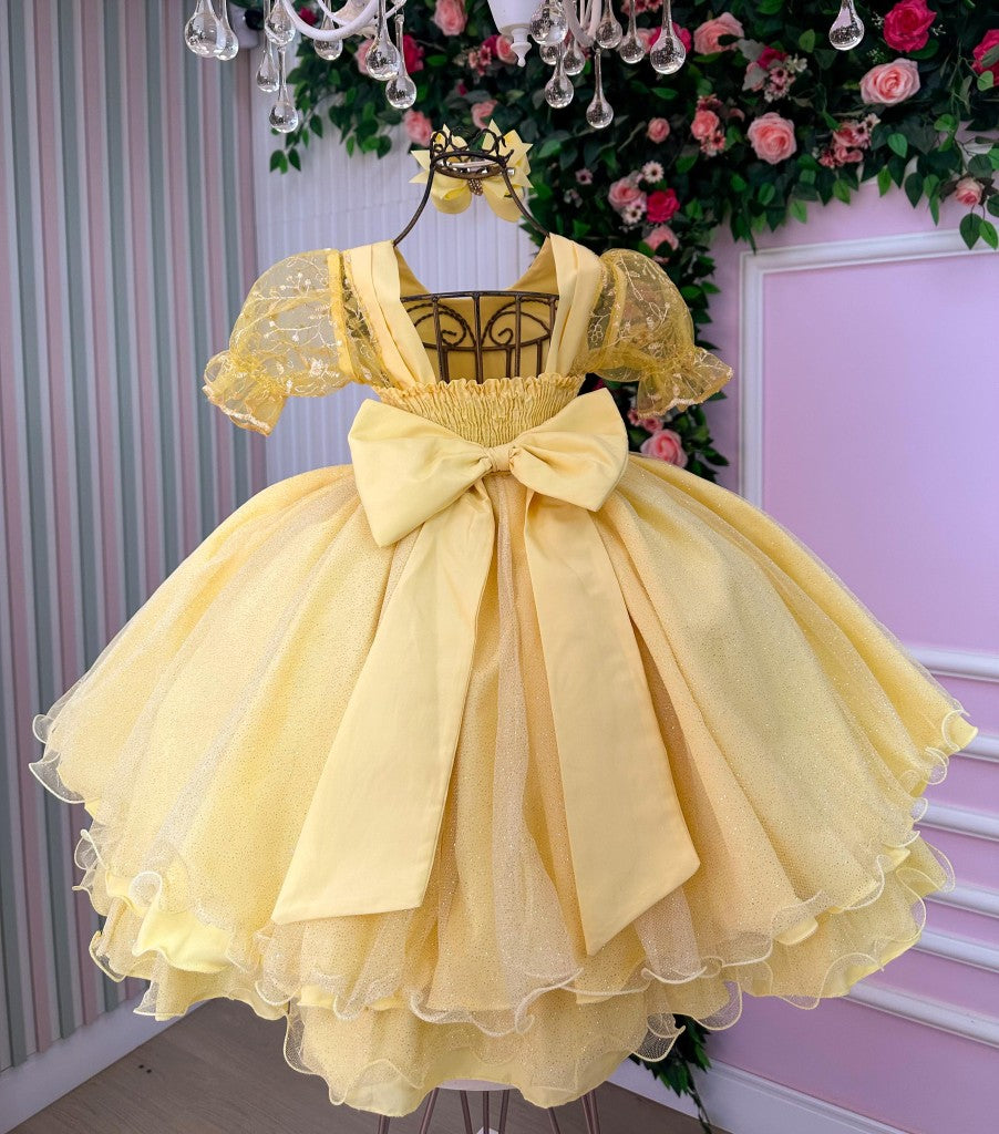 Vestido Infantil Amarelo em Tecido Misto com Gola Redonda e Saia Rodada para Festa de Aniversário