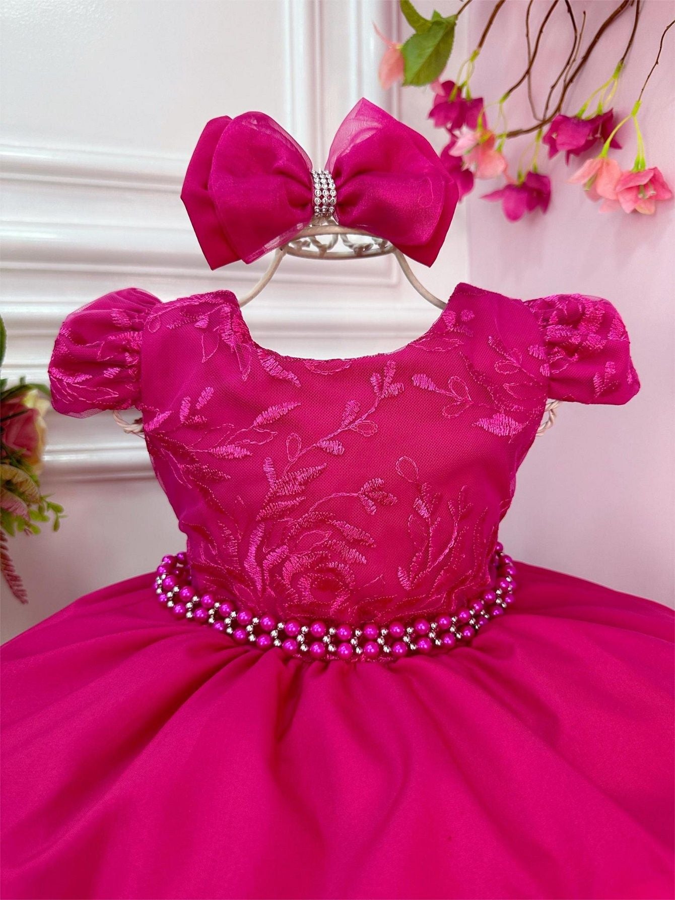 Vestido Infantil Pink em Renda com Laço e Cinto de Pérolas para Daminhas