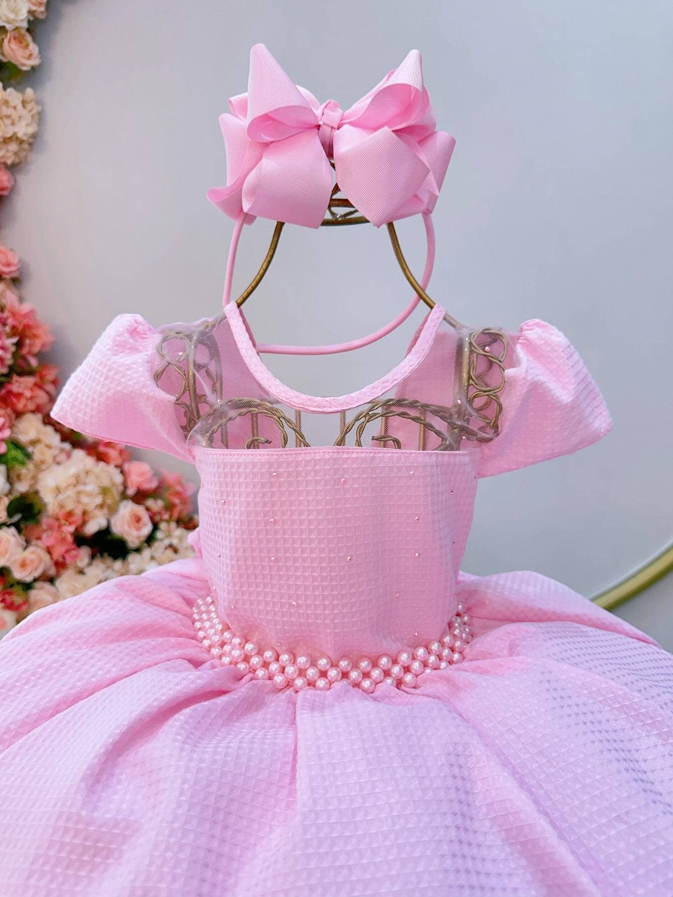 Vestido Infantil Rosa Bebê em Maquinetado com Cinto de Pérolas e Laço