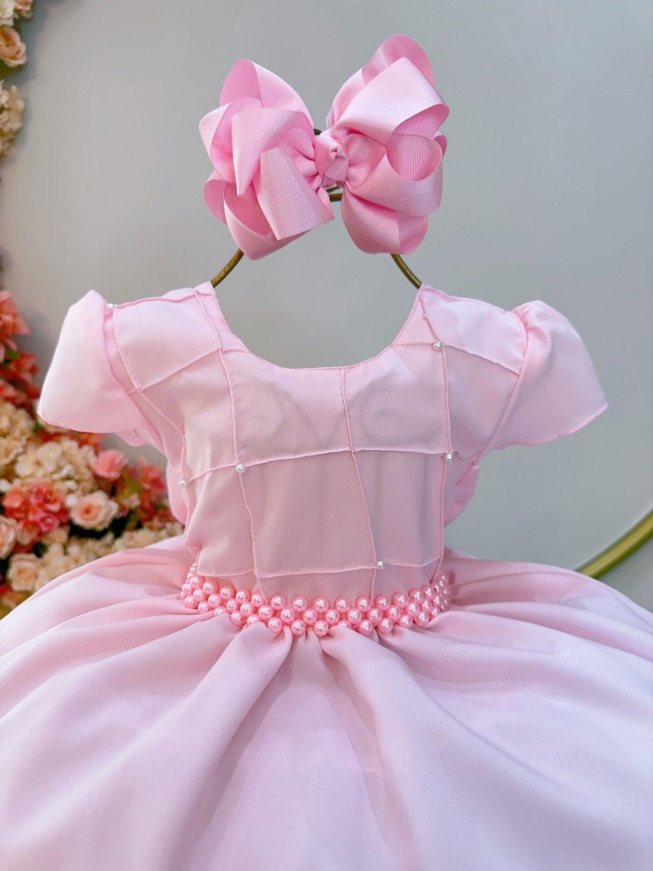 Vestido Infantil Rosa Claro em Cetim com Busto Nervurado e Pérolas para Daminhas