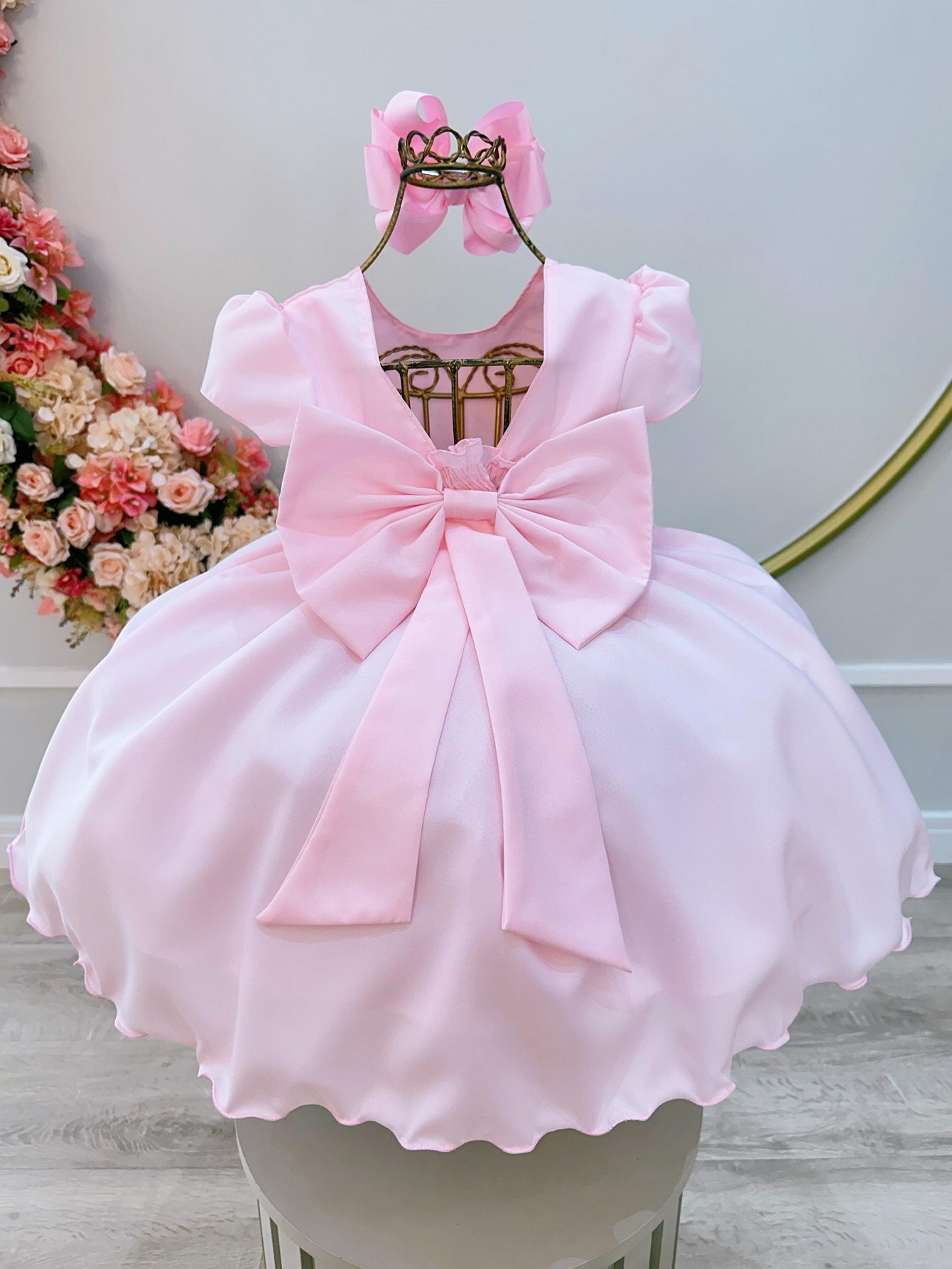 Vestido Infantil Rosa Claro em Cetim com Busto Nervurado e Pérolas para Daminhas