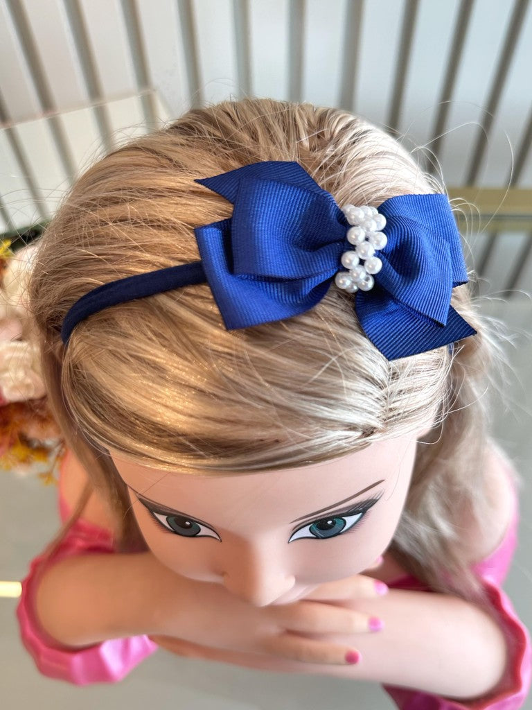 Faixinha de Cabelo Bebê Rosa em Seda com Pérolas e Laço Delicado para Estilo