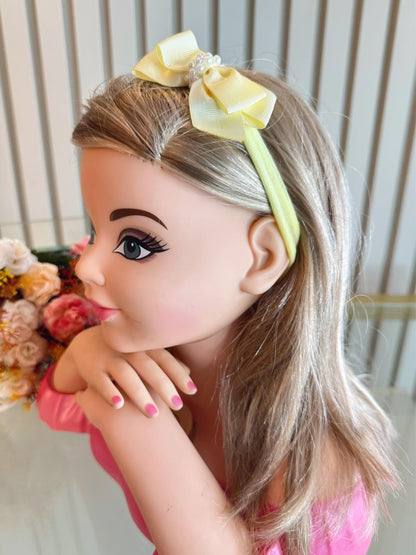 Faixinha de Cabelo Bebê Rosa em Seda com Pérolas e Laço Delicado para Estilo