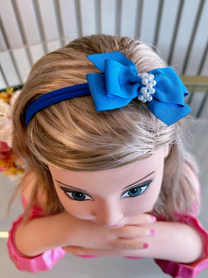 Faixinha de Cabelo Bebê Rosa em Seda com Pérolas e Laço Delicado para Estilo