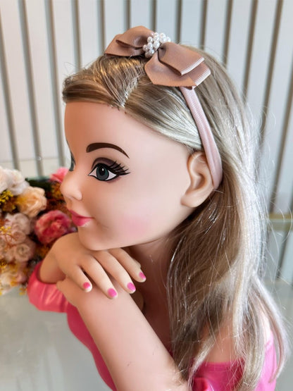 Faixinha de Cabelo Bebê Rosa em Seda com Pérolas e Laço Delicado para Estilo