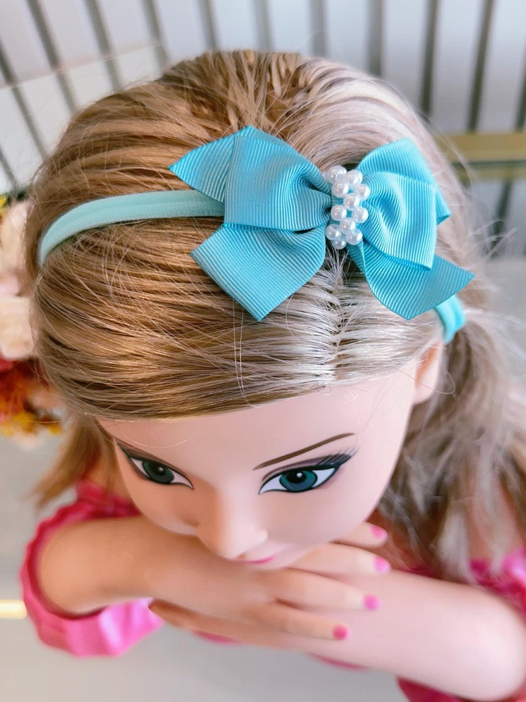 Faixinha de Cabelo Bebê Rosa em Seda com Pérolas e Laço Delicado para Estilo