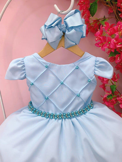 Vestido Infantil Azul Bebê em Cetim com Peito Nervuras e Cinto de Pérolas para Festa de Aniversário