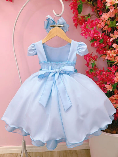 Vestido Infantil Azul Bebê em Cetim com Peito Nervuras e Cinto de Pérolas para Festa de Aniversário