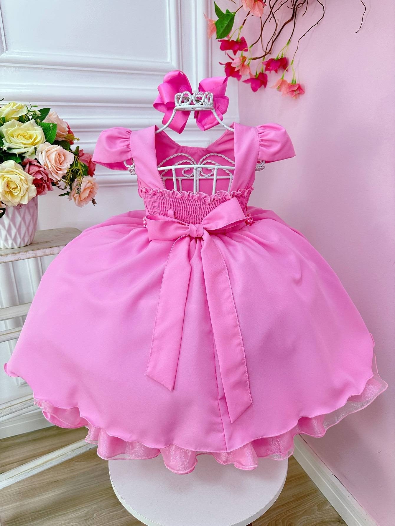 Vestido Infantil Rosa em Cetim com Cinto de Pérolas Saia Rodada para Festa de Casamento