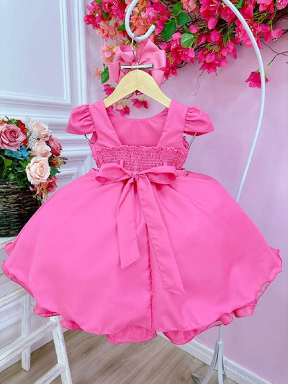 Vestido Infantil Rosa Chiclete em Cetim com Cinto de Pérolas para Damas de Casamento