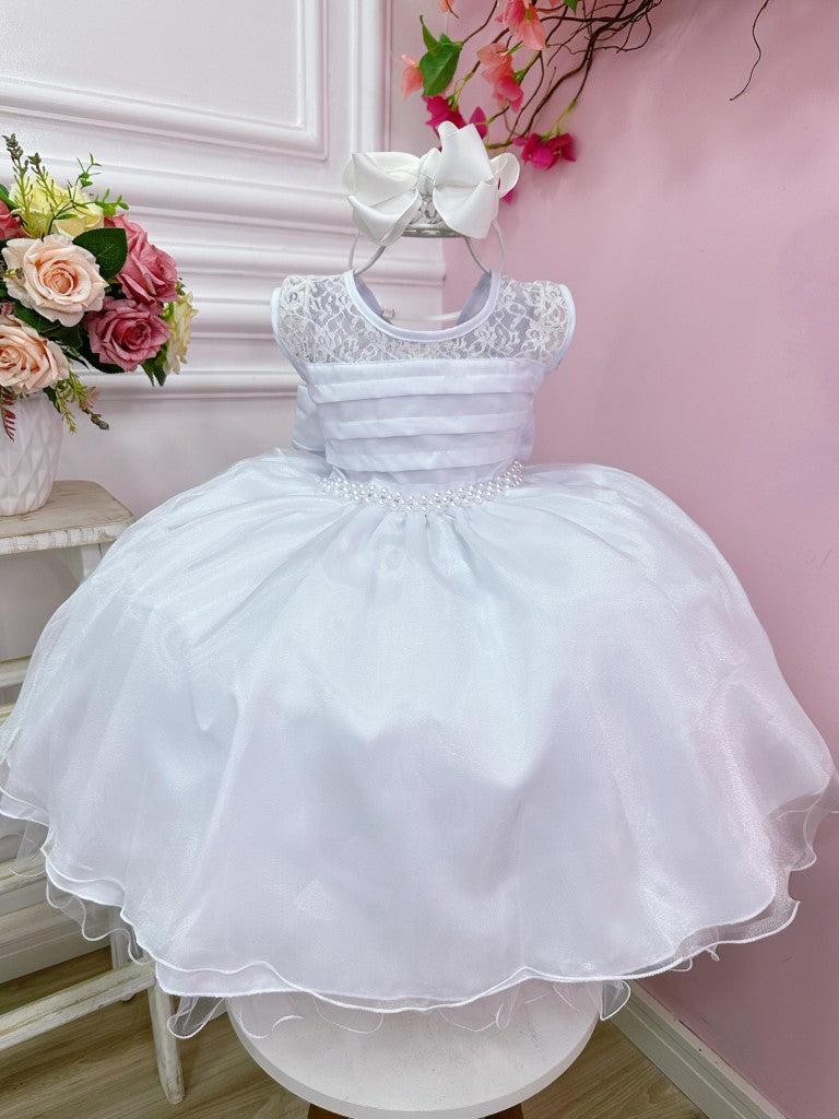Vestido Infantil Branco em Renda com Cinto de Pérolas e Saia Rodada para Daminhas