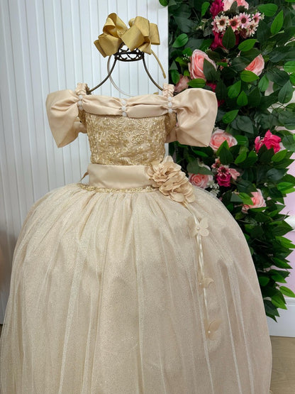 Vestido Infantil Dourado em Tecido Misto com Saia Longa para Momentos Especiais