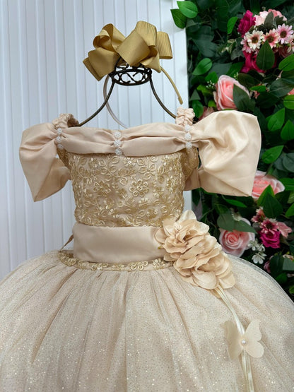 Vestido Infantil Dourado em Tecido Misto com Saia Longa para Momentos Especiais