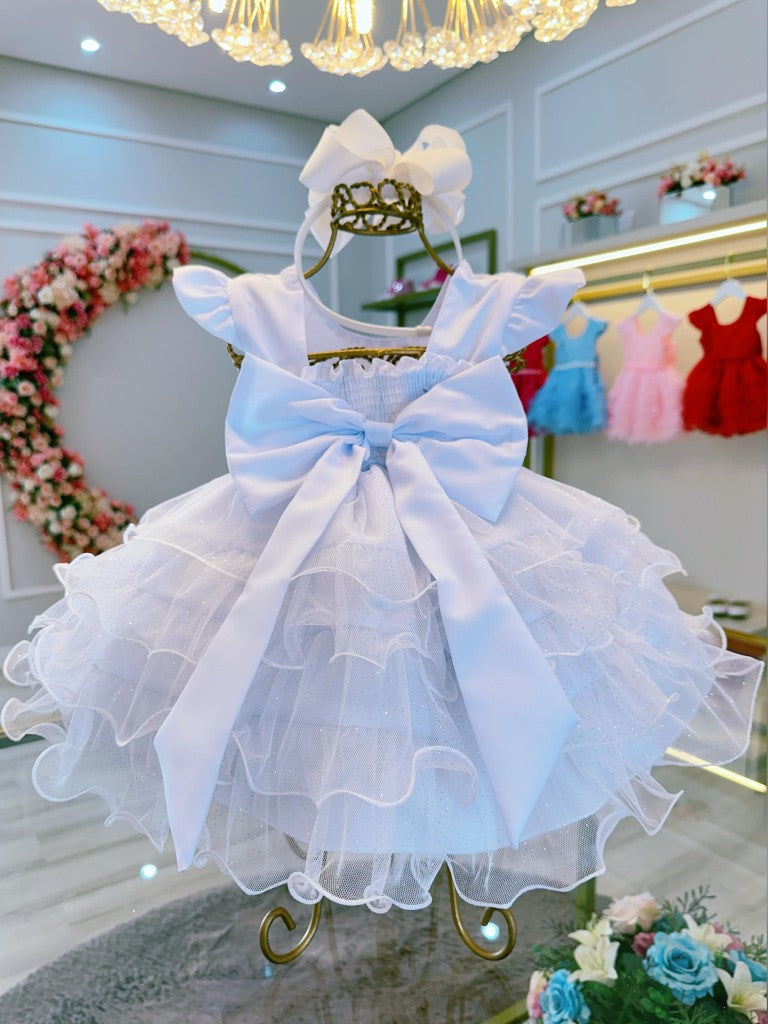 Vestido Infantil Branco em Cetim com Saia Rodada para Batizado