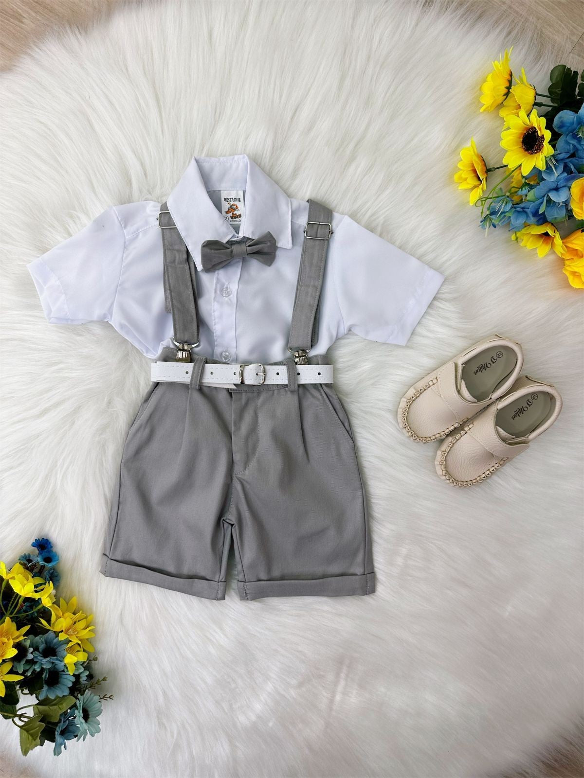Conjunto Social Infantil Branco em Algodão com Short Cinza e Suspensório e Gravata para Festa