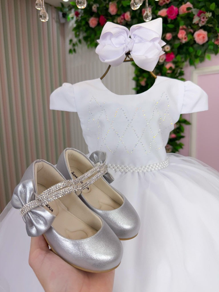 Vestido Infantil Branco em Cetim com Laço Elegante para Festa de Aniversário