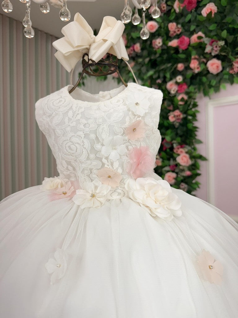 Vestido Infantil Off em Tule com Flores Saia Rodada Laço nas Costas Estilo Princesa