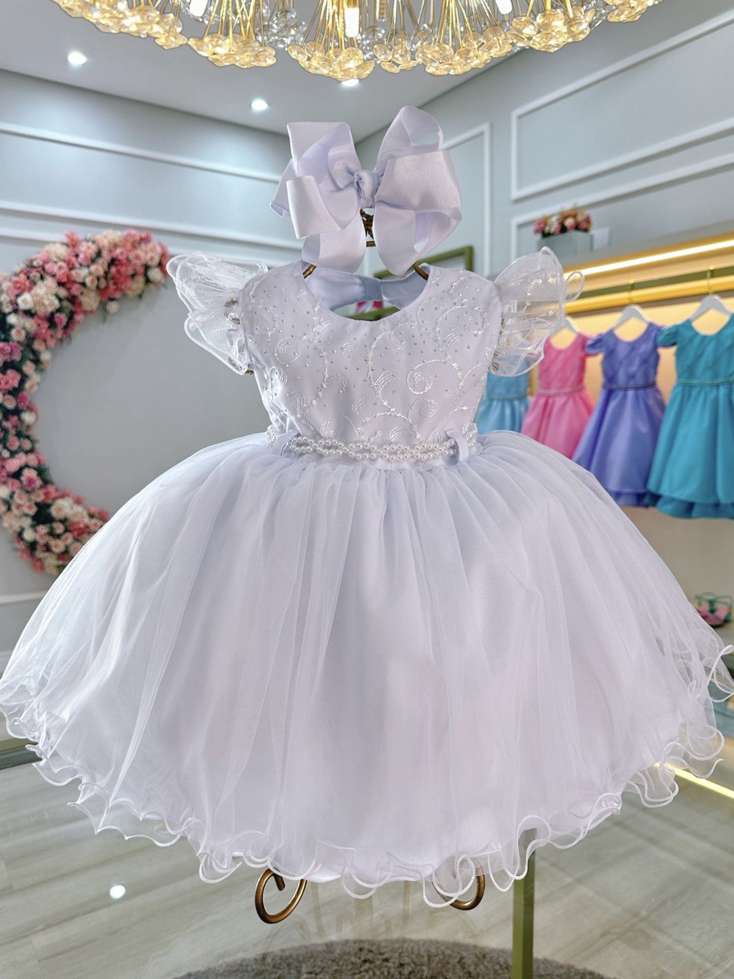Vestido Infantil Branco em Tule com Renda e Saia Rodada para Batizados