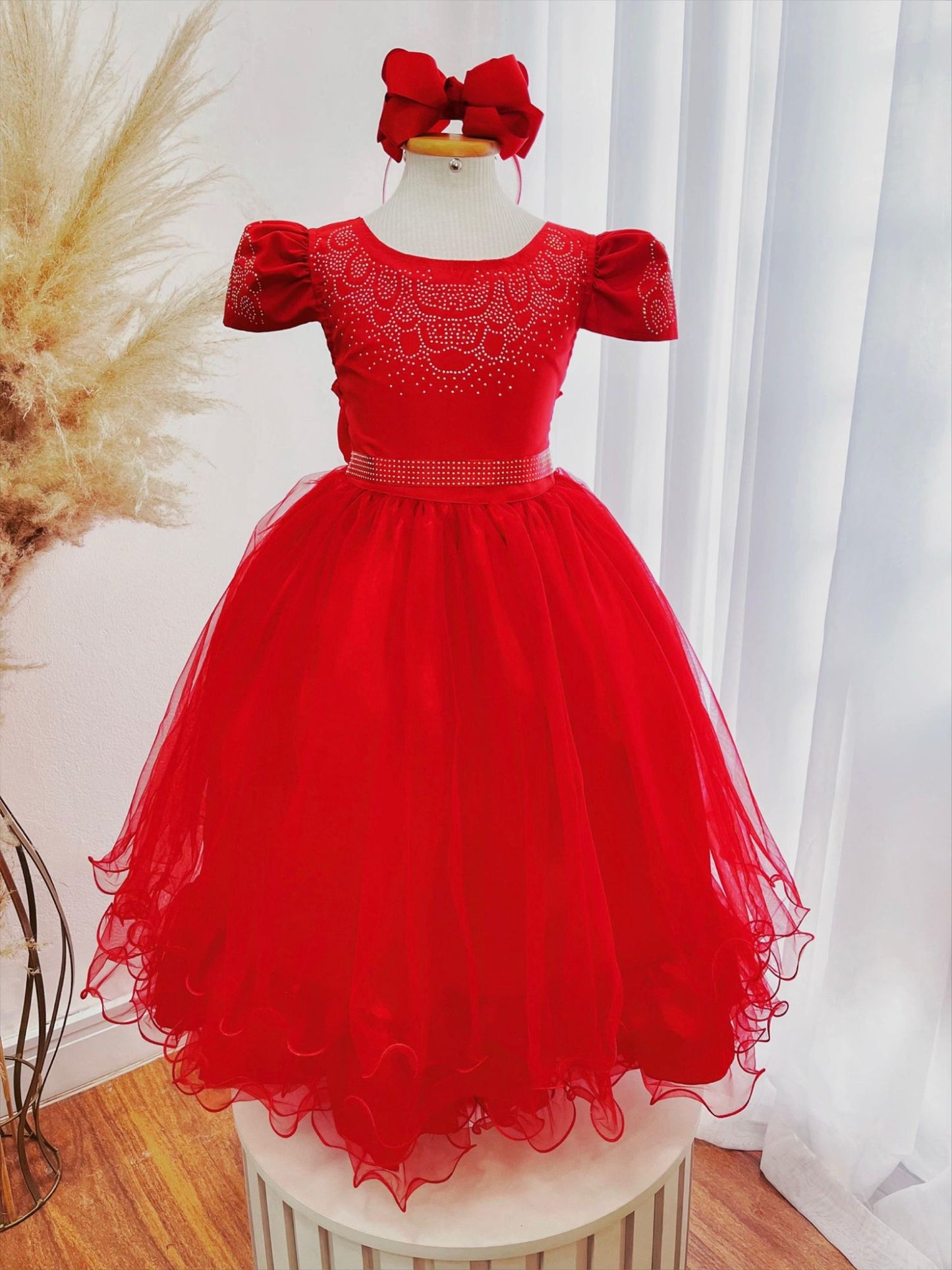 Vestido Infantil Vermelho em Cetim com Strass e Laço para Casamentos e Festas de Luxo