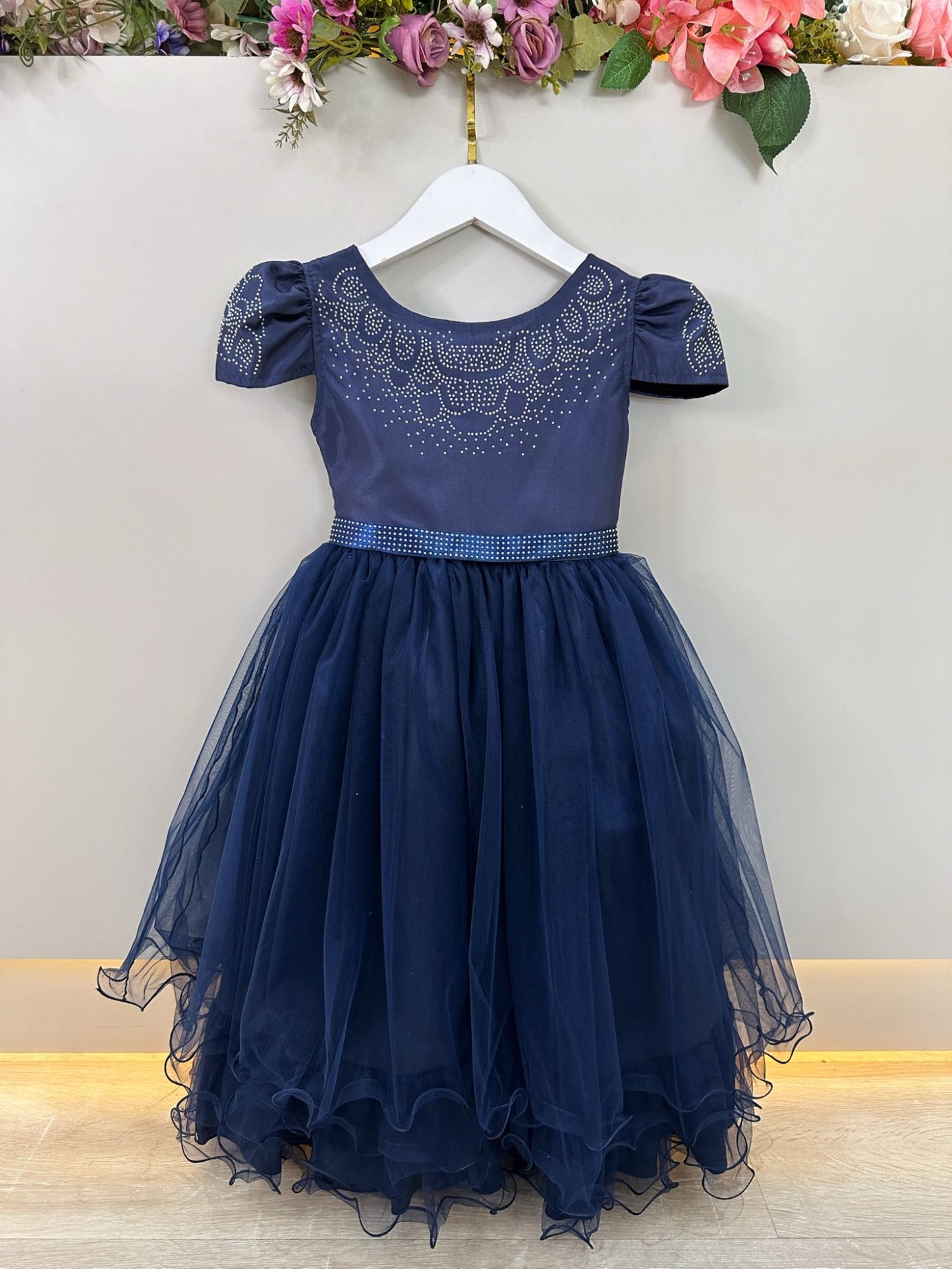Vestido Infantil Azul Marinho em Cetim com Strass Luxo Saia Rodada para Daminhas