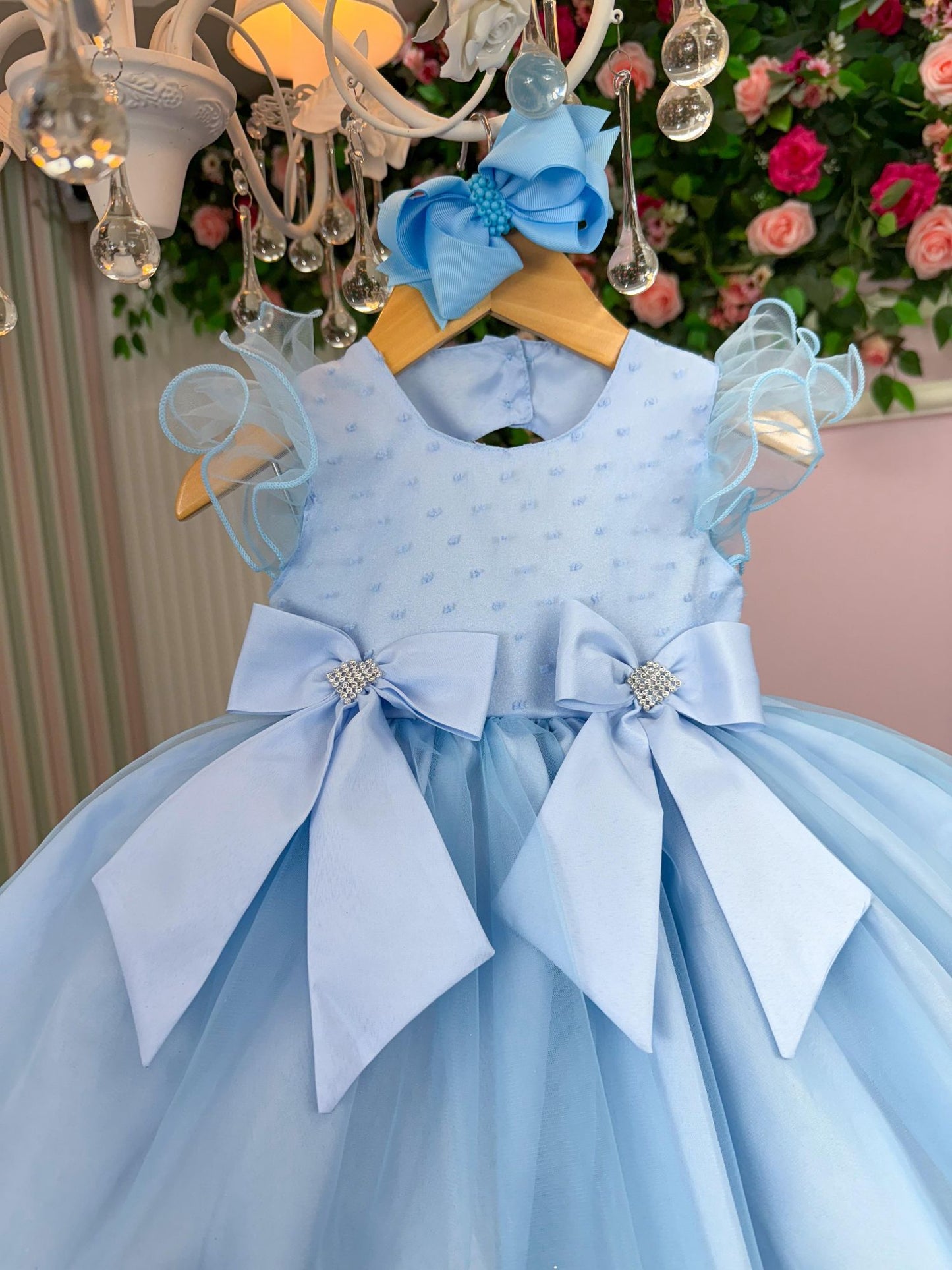 Vestido Infantil Azul Bebê em Tafetá com Gola Redonda e Saia Rodada para Festa de Aniversário