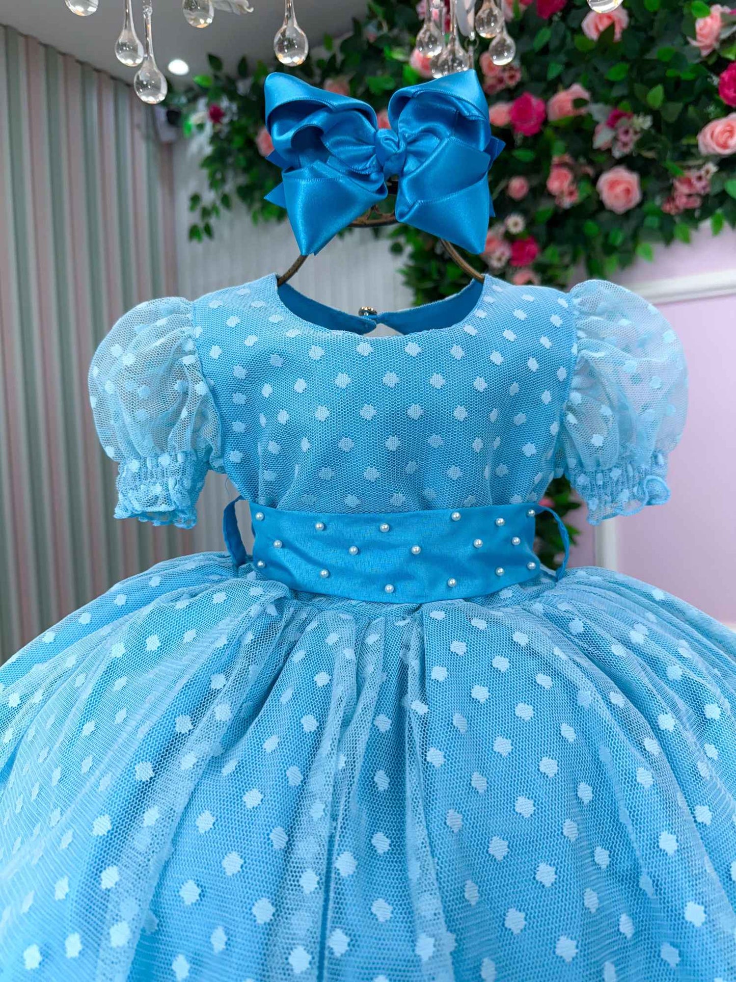 Vestido Infantil Azul Tiffany em Tecido Misto com Gola Redonda e Laço nas Costas para Festa de Aniversário