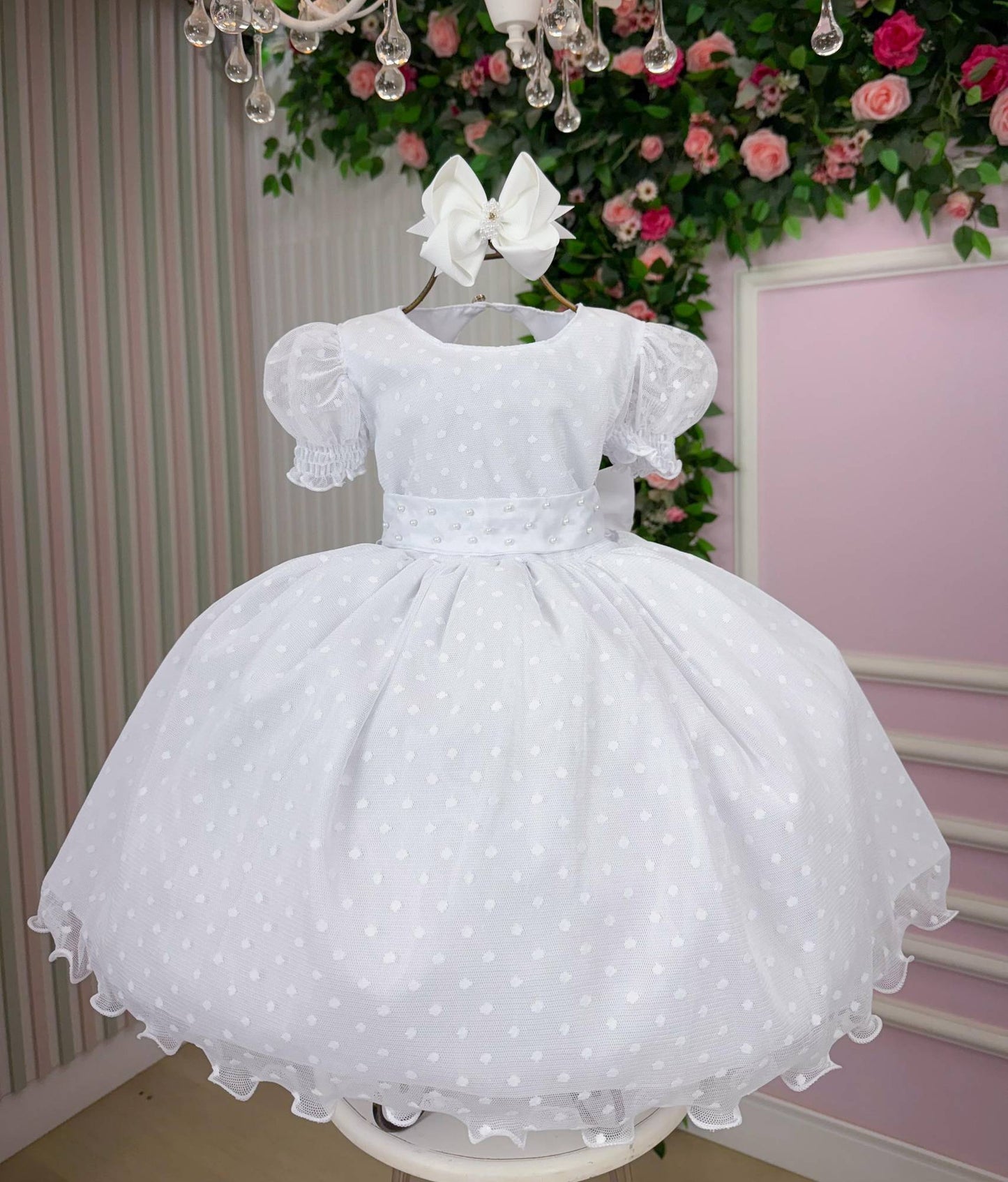 Vestido Infantil Branco em Tecido Misto com Laço nas Costas para Festa de Aniversário