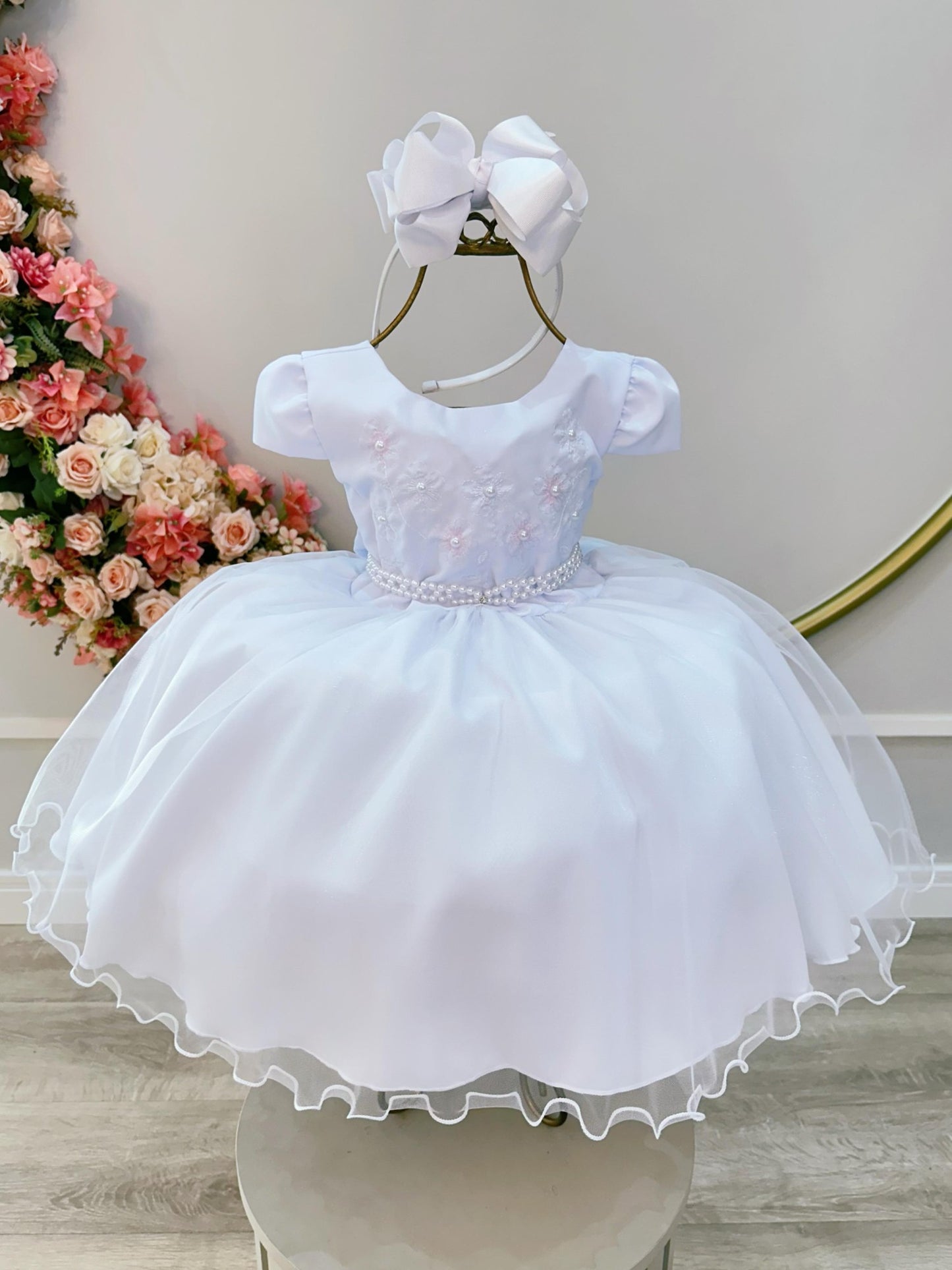 Vestido Infantil Branco Busto Bordado Flores e Pérolas Daminha