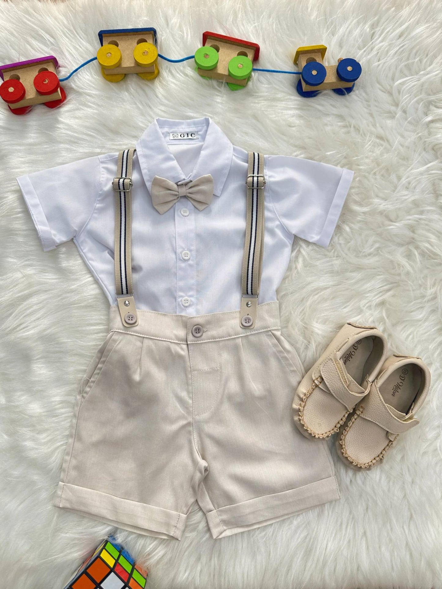 Conjunto Social Pajem Camisa Branca Short e Susp. Bege Claro