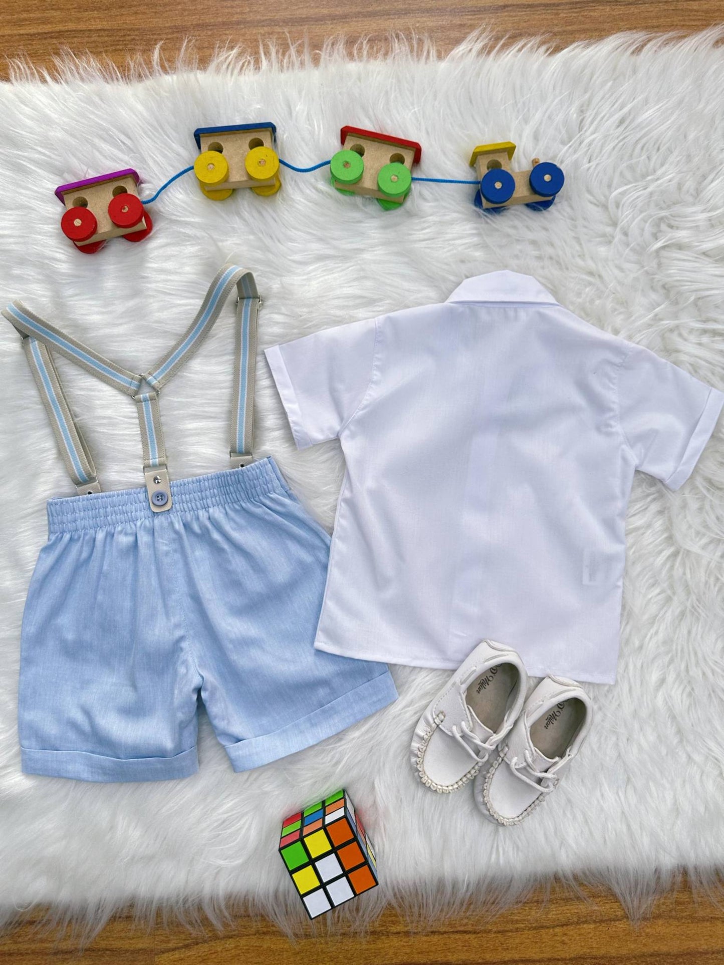 Conjunto Social Pajem Camisa Branca Short e Susp. Azul Claro