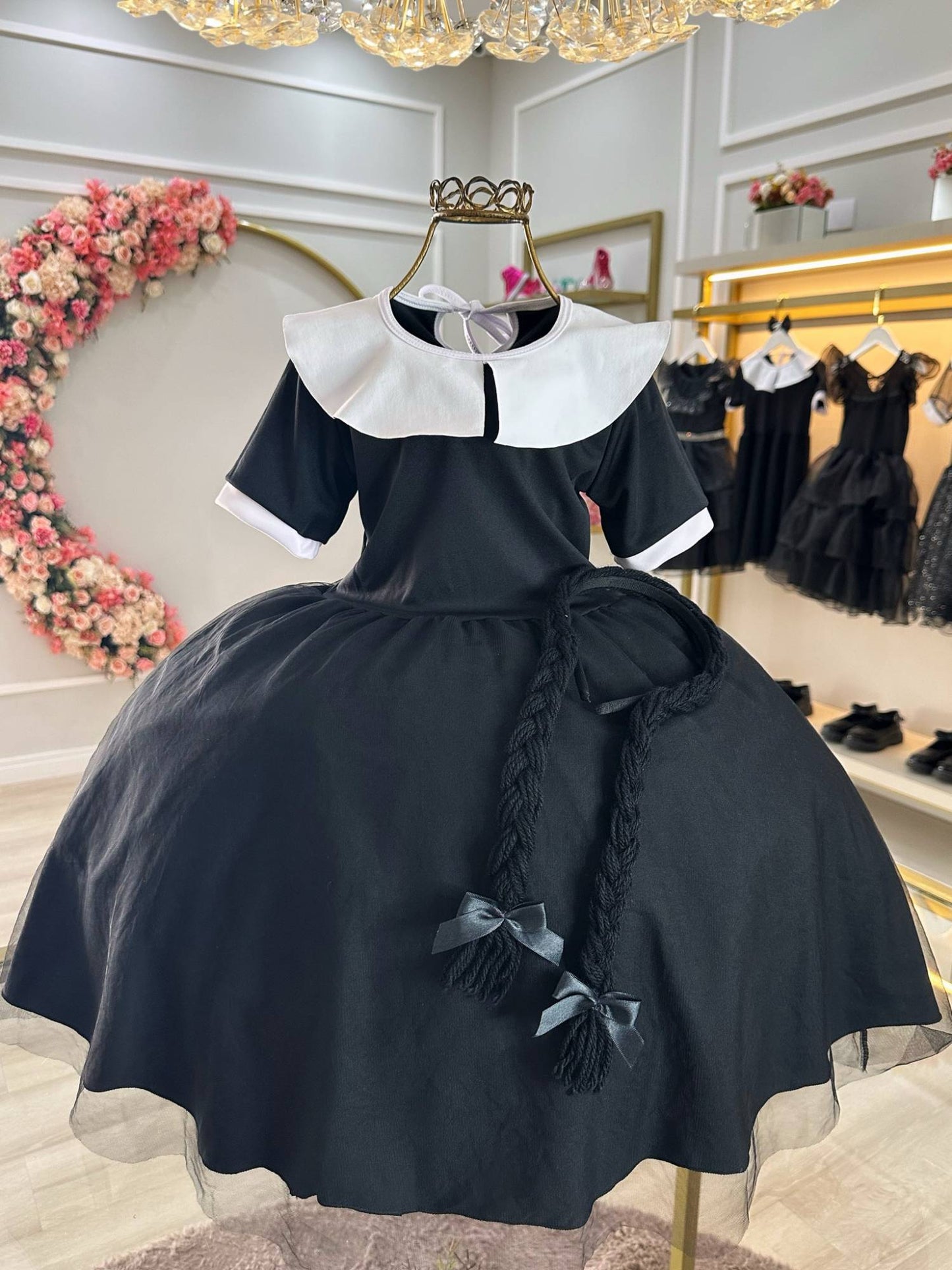 Fantasia Infantil da Wandinha Com Tiara de Tranças Preto Festas