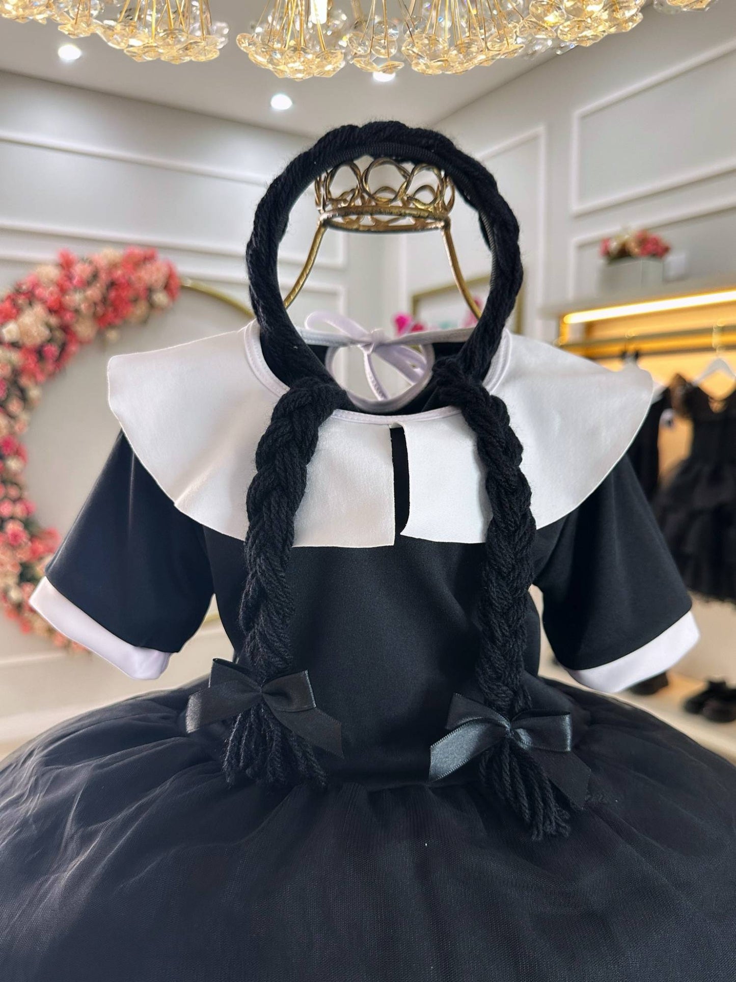 Fantasia Infantil da Wandinha Com Tiara de Tranças Preto Festas
